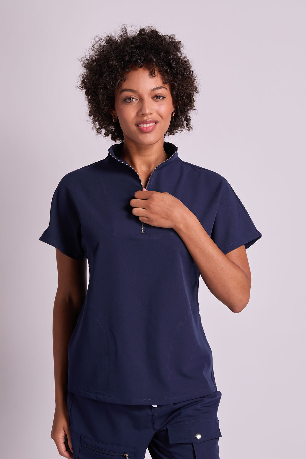 Pantalon cargo bleu marine à six poches pour femmes