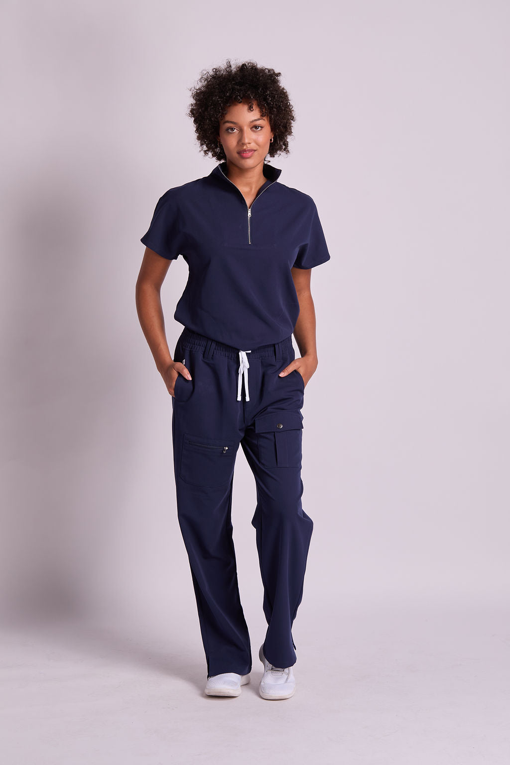 Pantalon cargo bleu marine à six poches pour femmes