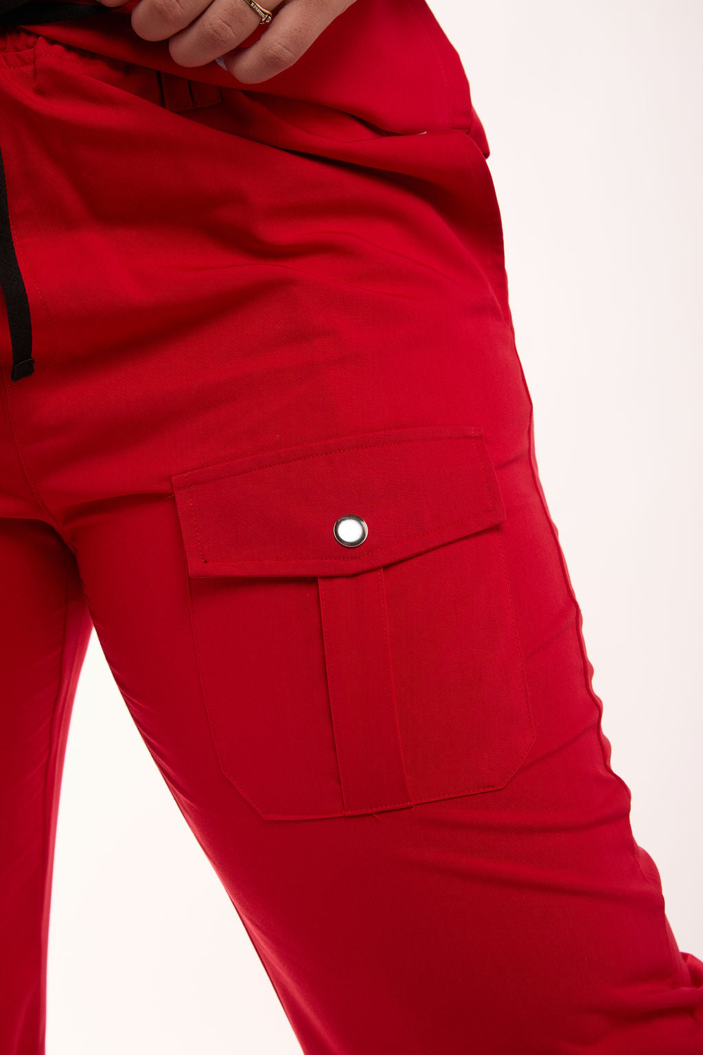 Pantalon cargo bleu marine à six poches pour femmes