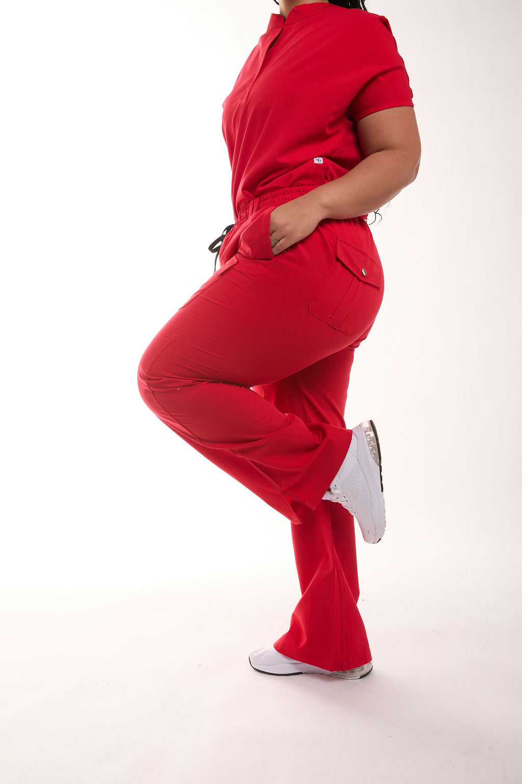 Pantalon cargo bleu marine à six poches pour femmes