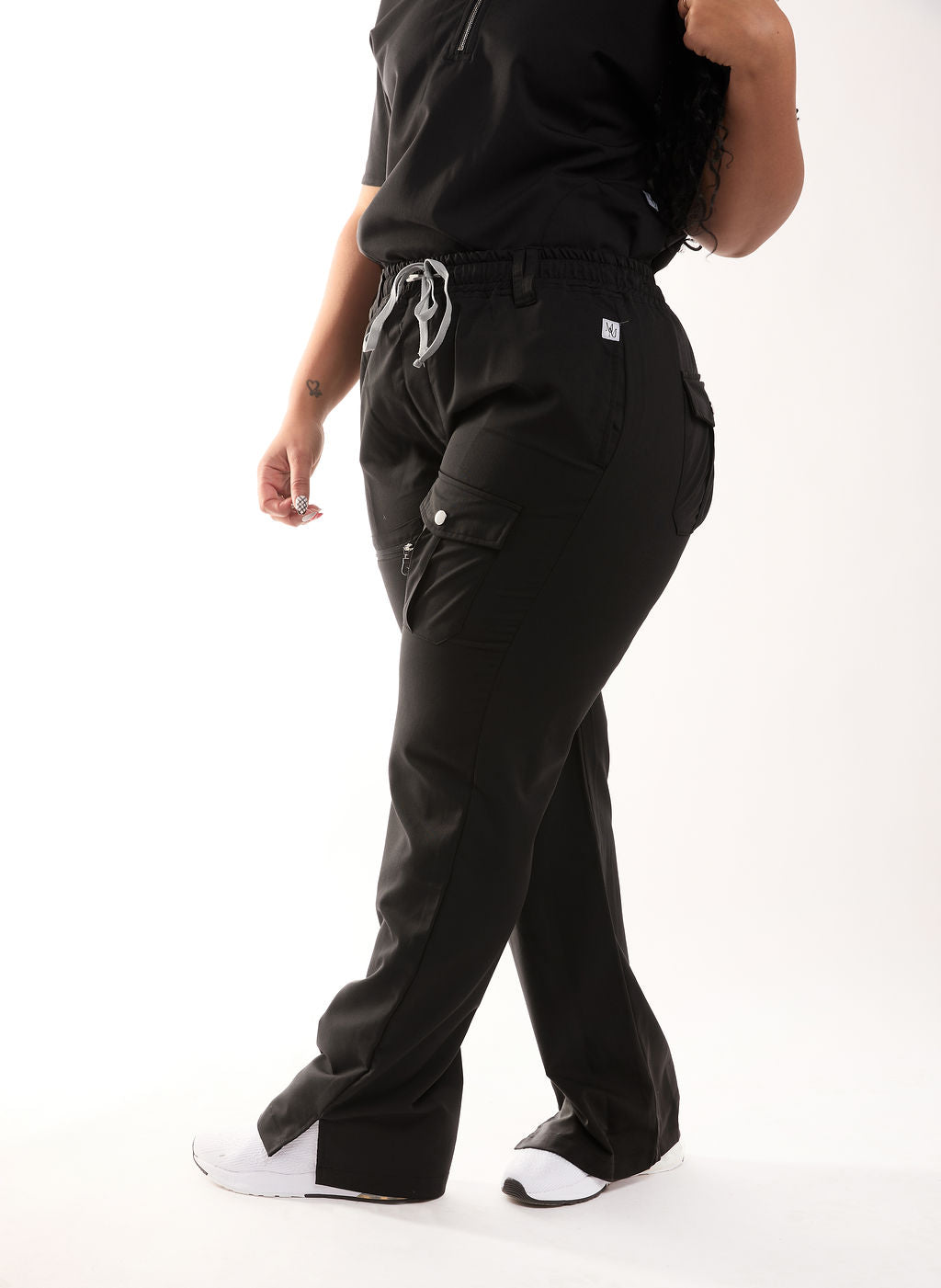 Pantalon cargo bleu marine à six poches pour femmes